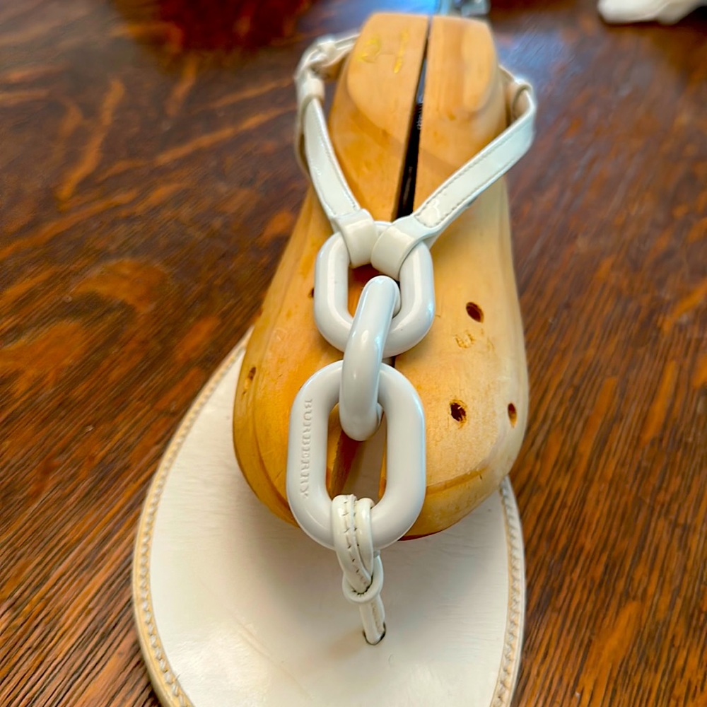 Burberry white link sandal